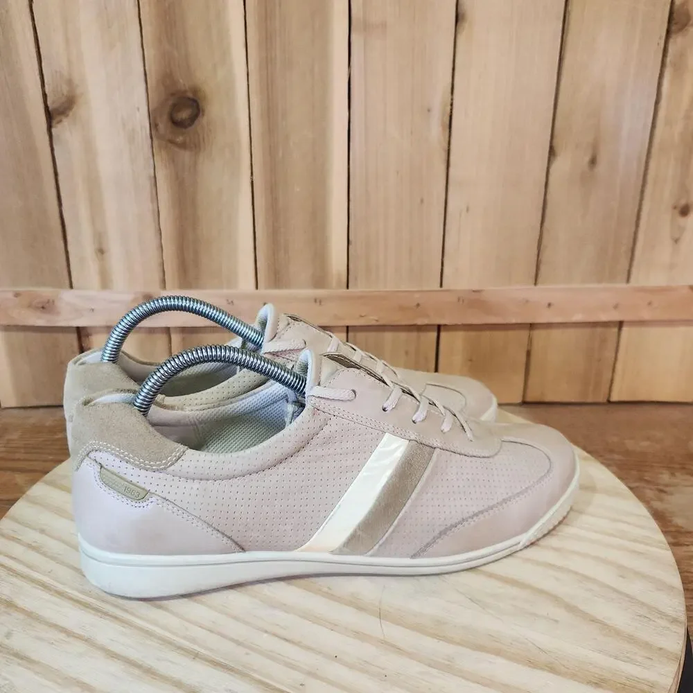 ECCO brand style